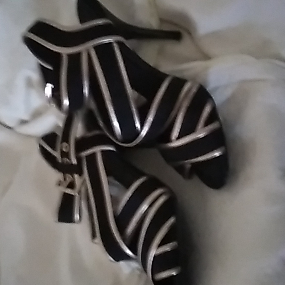 Zara size 6